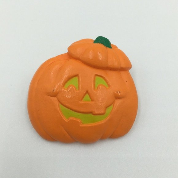 Orange Pumpkin Pin Resin Brooch, Vintage Halloween, 1” - Picture 1 of 2